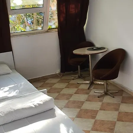 паи хост * プロヴディフ