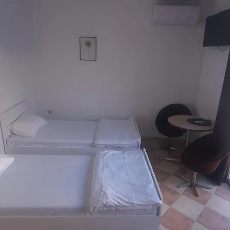 паи хост * プロヴディフ